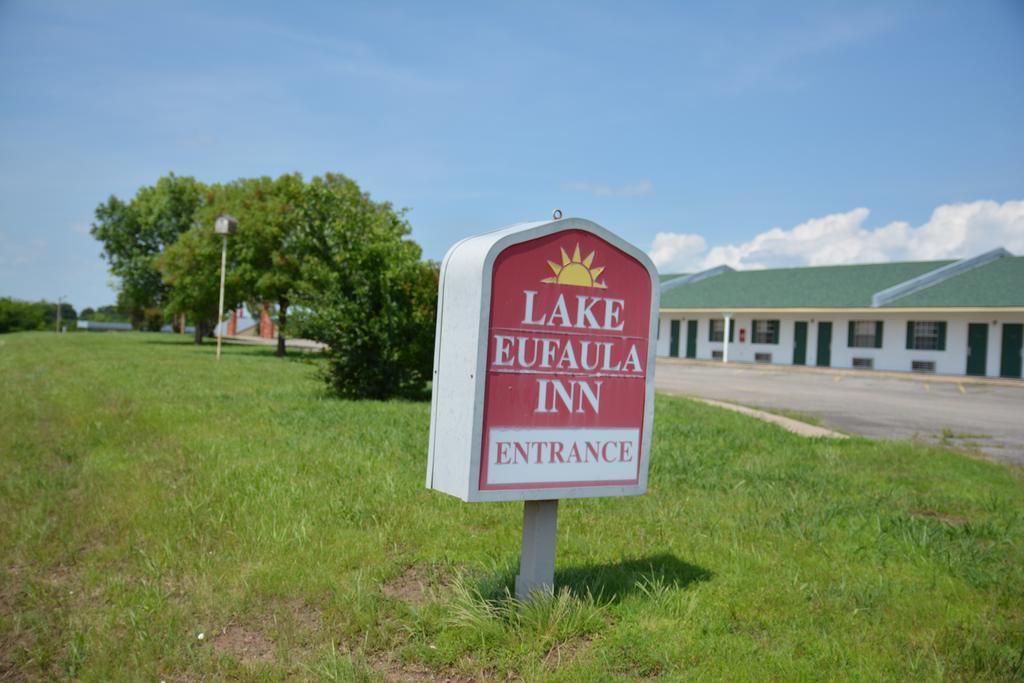 Lake Eufaula Inn & Suites Checotah Exteriör bild