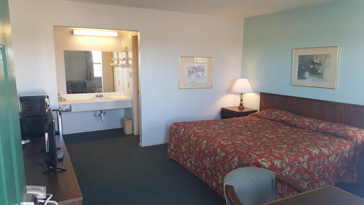 Lake Eufaula Inn & Suites Checotah Exteriör bild