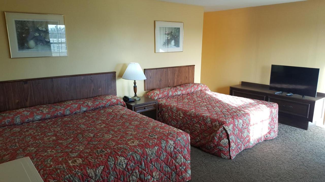 Lake Eufaula Inn & Suites Checotah Exteriör bild