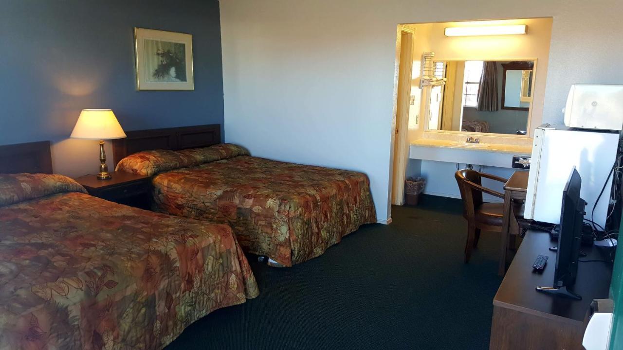 Lake Eufaula Inn & Suites Checotah Exteriör bild